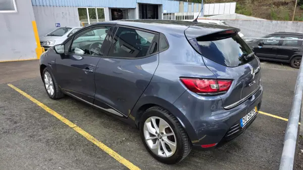 Renault Clio 2016 - 9950 EUR, 223000 km - AUTO.MOTO.pt - 223000km - foto 2 de 6