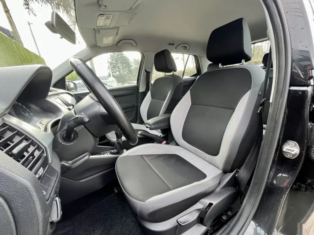 Skoda Fabia 2015 - 8900 EUR, 187000 km - AUTO.MOTO.pt - 187000km - foto 12 de 22