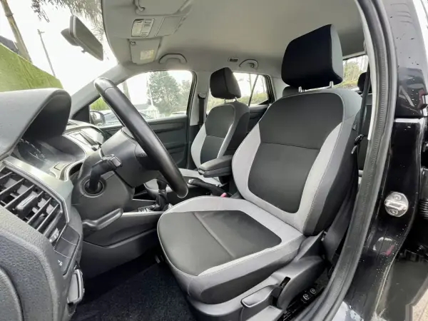 Skoda Fabia 2015 - 8900 EUR, 187000 km - AUTO.MOTO.pt - 187000km - foto 12 de 22