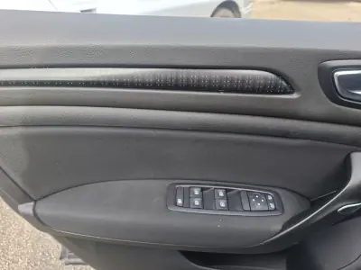 Renault Mégane Sport Tourer 2017 - 11530 EUR, 167840 km - AUTO.MOTO.pt - 167840km - foto 8 de 31