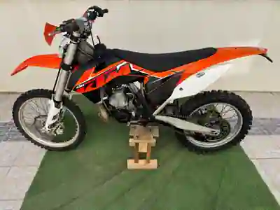 KTM SX 250 2015 - 5100 EUR, 300 km - AUTO.MOTO.pt - 300km - foto 2 de 11