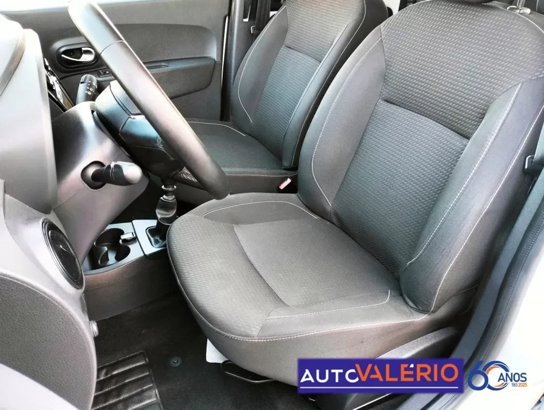 Dacia Dokker 2020 - 17950 EUR, 37215 km - AUTO.MOTO.pt - 37215km - foto 10 de 29