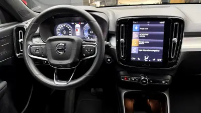 Volvo XC 40 2023 - 29970 EUR, 57000 km - AUTO.MOTO.pt - 57000km - foto 20 de 46