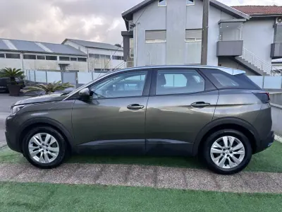 Peugeot 3008 2019 - 13900 EUR, 180000 km - AUTO.MOTO.pt - 180000km - foto 11 de 45