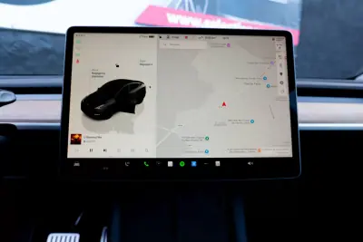 Tesla Model Y 2022 - 38900 EUR, 54000 km - AUTO.MOTO.pt - 54000km - foto 22 de 23