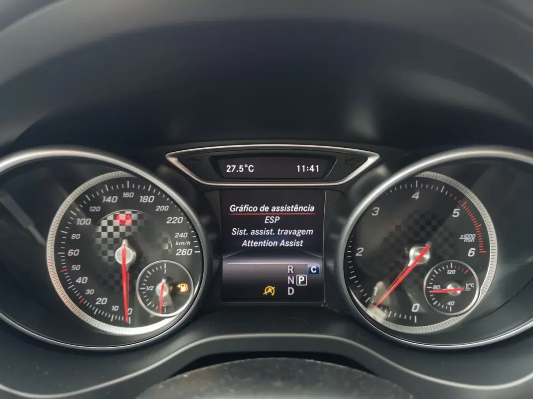 Mercedes-Benz A 180 2017 - 16990 EUR, 166000 km - AUTO.MOTO.pt - 166000km - foto 26 de 36