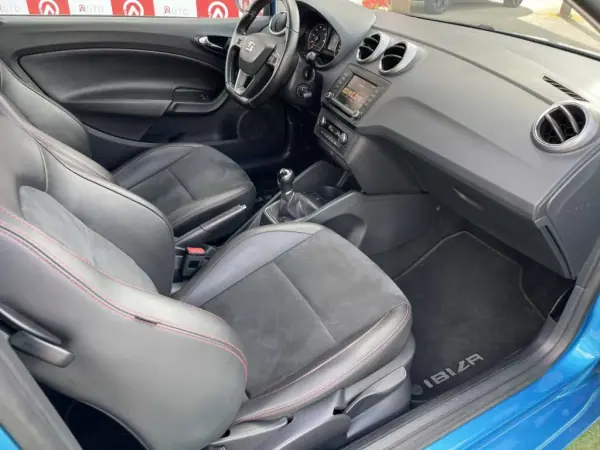 SEAT Ibiza 2016 - 11490 EUR, 123350 km - AUTO.MOTO.pt - 123350km - foto 13 de 23
