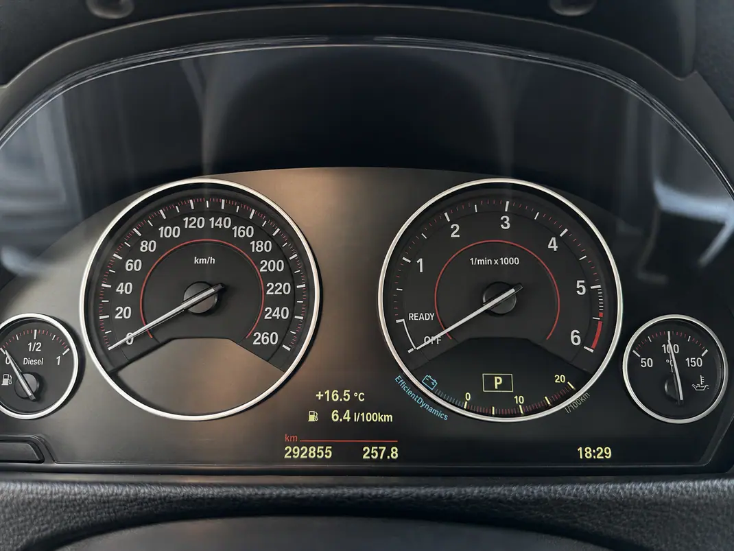 BMW 420 Gran Coupé 2016 - 20000 EUR, 292855 km - AUTO.MOTO.pt - 292855km - foto 7 de 9