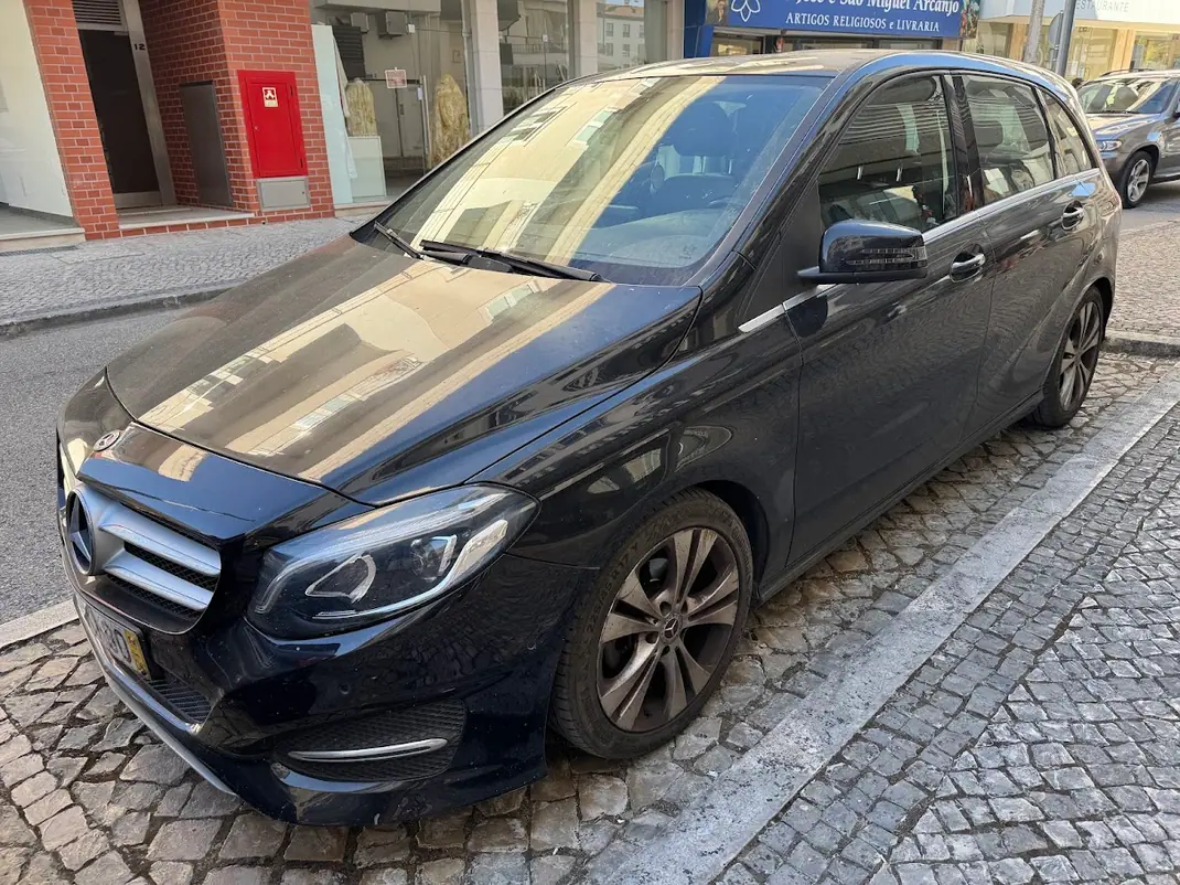 Mercedes-Benz B 180 2018 - 14500 EUR, 106000 km - AUTO.MOTO.pt - 106000km - foto 3 de 10