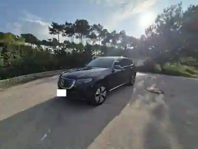 Mercedes-Benz EQC 2023 - 40000 EUR, 31000 km - AUTO.MOTO.pt - 31000km - foto 2 de 16