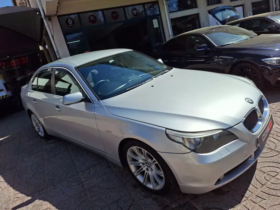 BMW 525 2004 - 5000 EUR, 293913 km - AUTO.MOTO.pt - 293913km - foto 4 de 26
