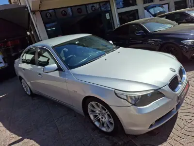 BMW 525 2004 - 5000 EUR, 293913 km - AUTO.MOTO.pt - 293913km - foto 4 de 26