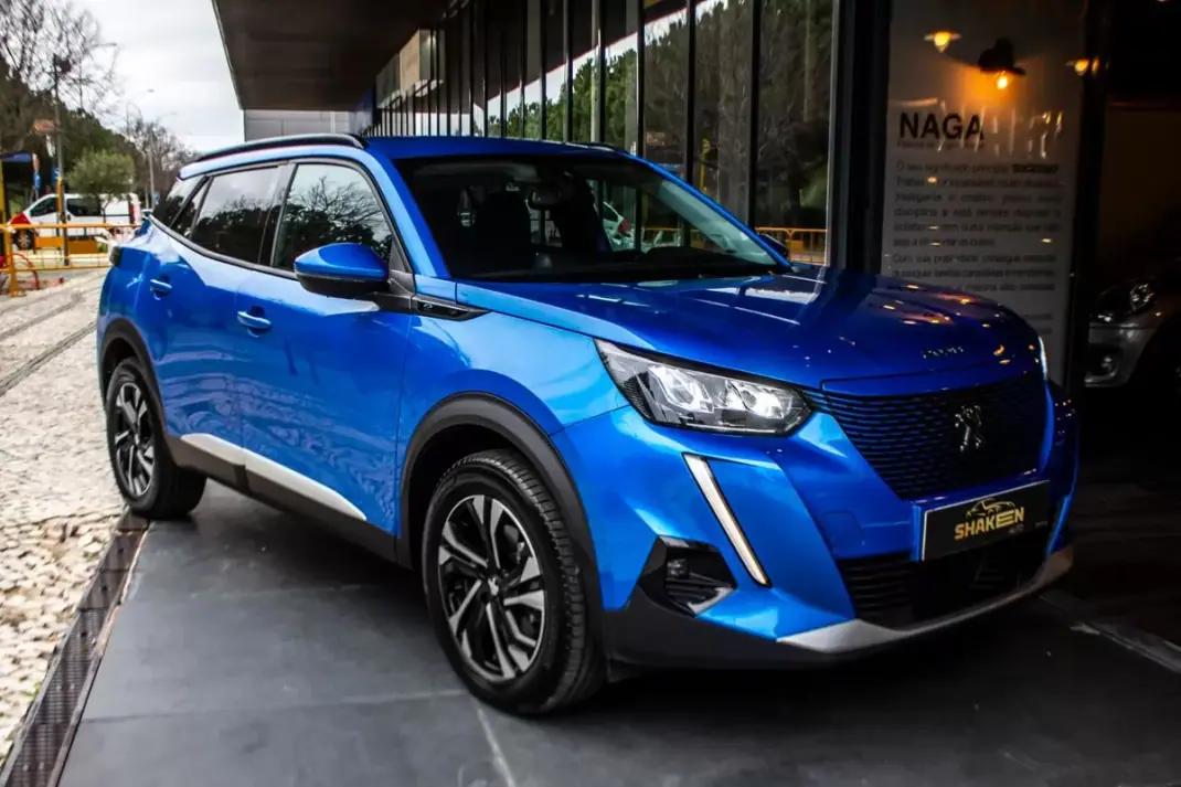 Peugeot e-2008 2021 - 20850 EUR, 60050 km - AUTO.MOTO.pt - 60050km - foto 6 de 44