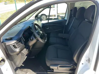 Renault Trafic 2023 - 22900 EUR, 48000 km - 48000km - foto 19 de 40