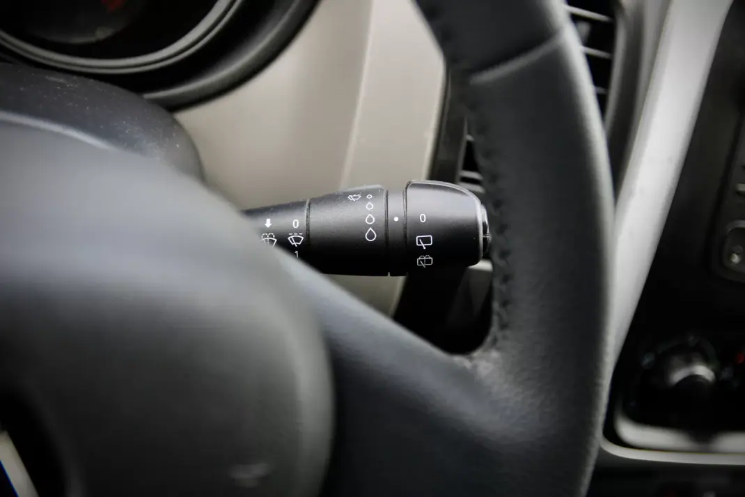 Renault 2019 - 16990 EUR, 188000 km - AUTO.MOTO.pt - 188000km - foto 13 de 21