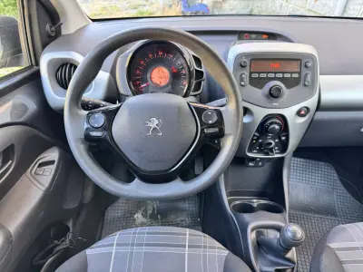 Peugeot 108 2017 - 8900 EUR, 45759 km - AUTO.MOTO.pt - 45759km - foto 10 de 24