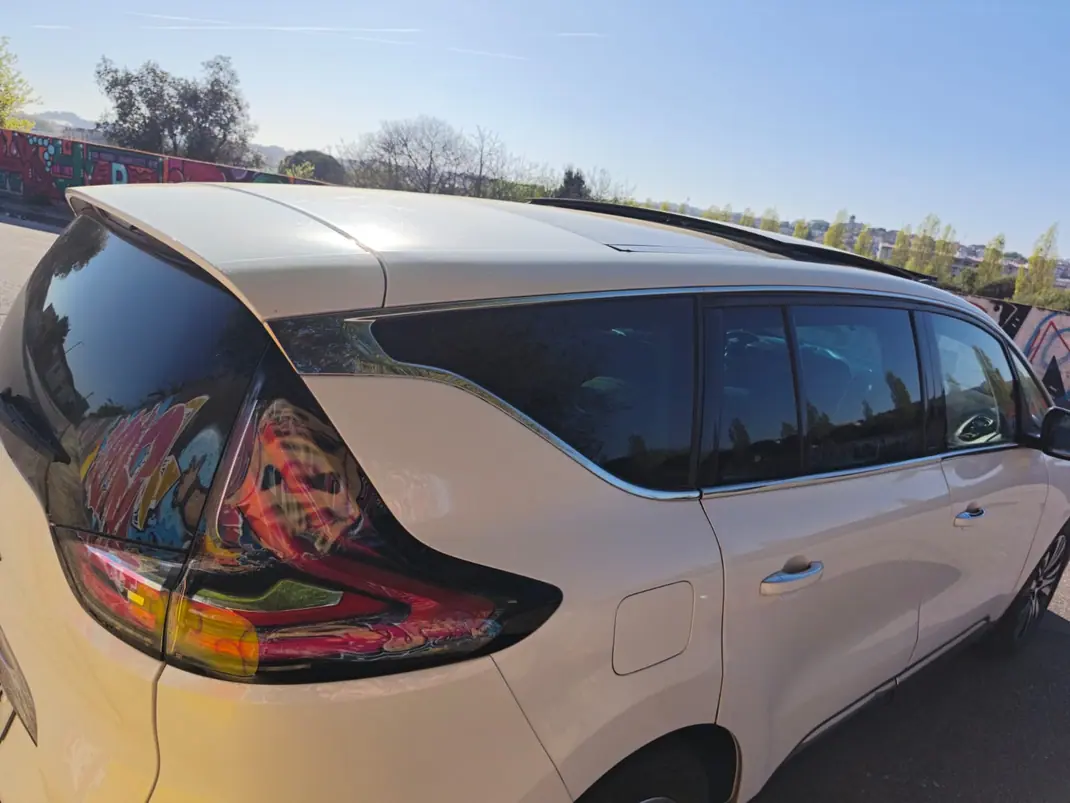 Renault Espace 2016 - 16450 EUR, 171955 km - AUTO.MOTO.pt - 171955km - foto 21 de 31