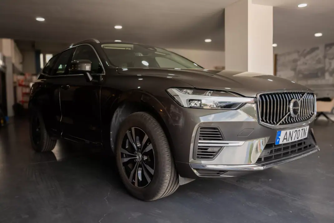 Volvo XC 60 2022 - 44900 EUR, 74400 km - AUTO.MOTO.pt - 74400km - foto 2 de 27