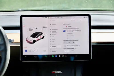 Tesla Model 3 2021 - 32400 EUR, 70000 km - AUTO.MOTO.pt - 70000km - foto 33 de 39