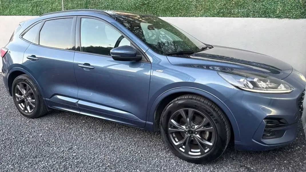 Ford Kuga 2022 - 15400 EUR, 108000 km - AUTO.MOTO.pt - 108000km - foto 8 de 12