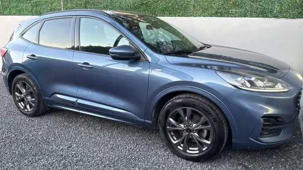 Ford Kuga 2022 - 15400 EUR, 108000 km - AUTO.MOTO.pt - 108000km - foto 8 de 12