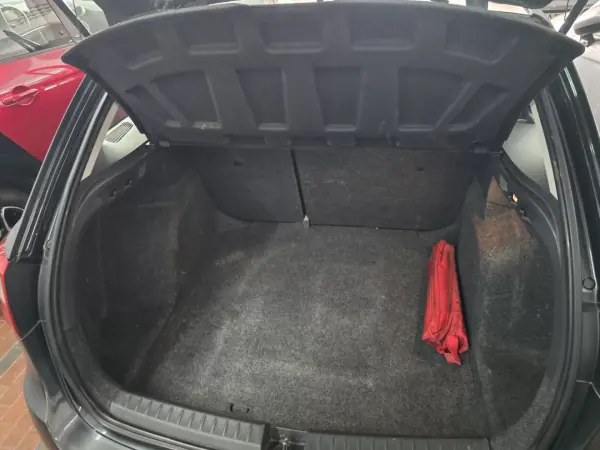 SEAT Ibiza ST 2010 - 2999 EUR, 269647 km - AUTO.MOTO.pt - 269647km - foto 8 de 17