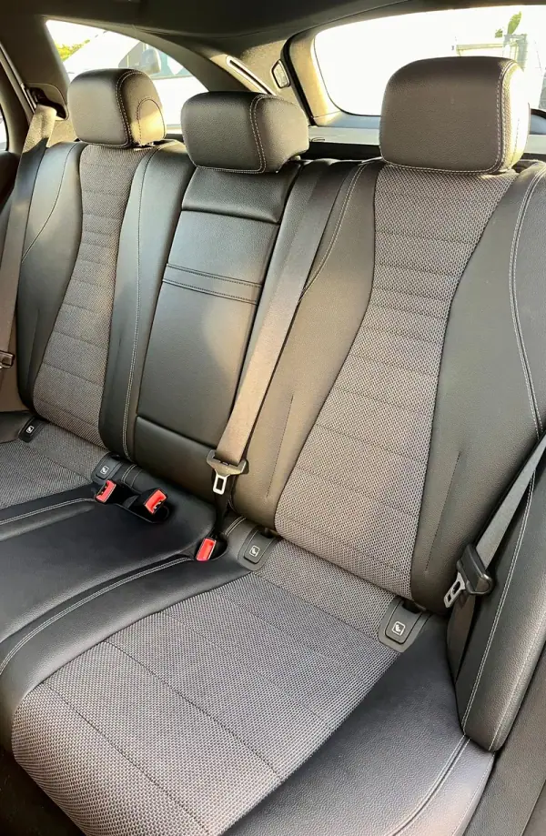 Mercedes-Benz E 300 2022 - 35900 EUR, 149714 km - 149714km - foto 49 de 60