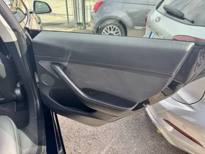 Tesla Model 3 2022 - 28690 EUR, 82305 km - AUTO.MOTO.pt - 82305km - foto 27 de 31