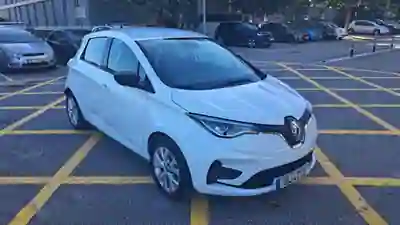 Renault Zoe 2020 - 12700 EUR, 78500 km - AUTO.MOTO.pt - 78500km - foto 1 de 13