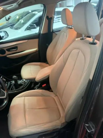 BMW 216 Gran Tourer 2019 - 18900 EUR, 253000 km - AUTO.MOTO.pt - 253000km - foto 11 de 13