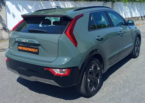 Kia e-Niro 2024 - 27990 EUR, 77660 km - AUTO.MOTO.pt - 77660km - foto 6 de 19
