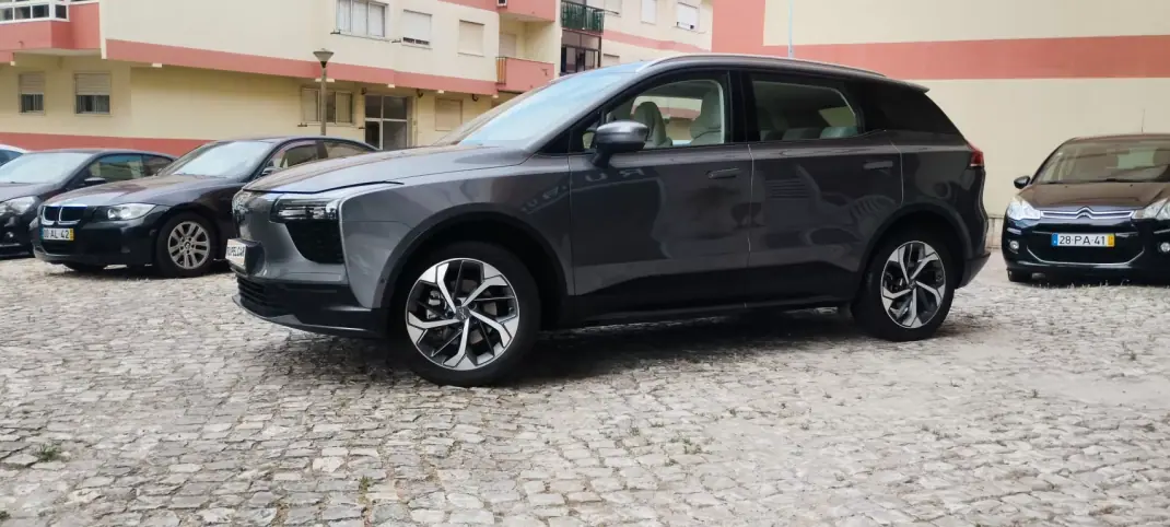 Aiways U5 2024 - 28500 EUR, 10380 km - AUTO.MOTO.pt - 10380km - foto 7 de 36