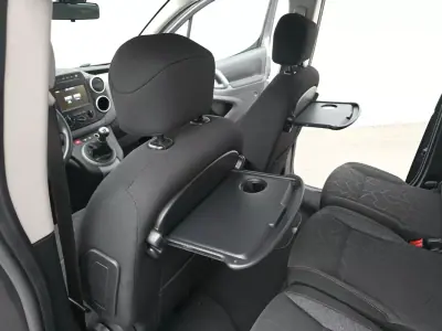 Peugeot Partner 2017 - 12490 EUR, 129000 km - AUTO.MOTO.pt - 129000km - foto 25 de 27