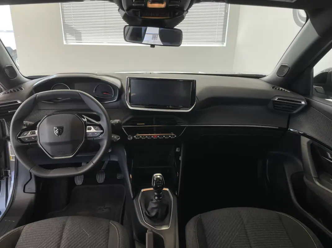 Peugeot 2008 2025 - 21490 EUR, 11591 km - AUTO.MOTO.pt - 11591km - foto 2 de 10