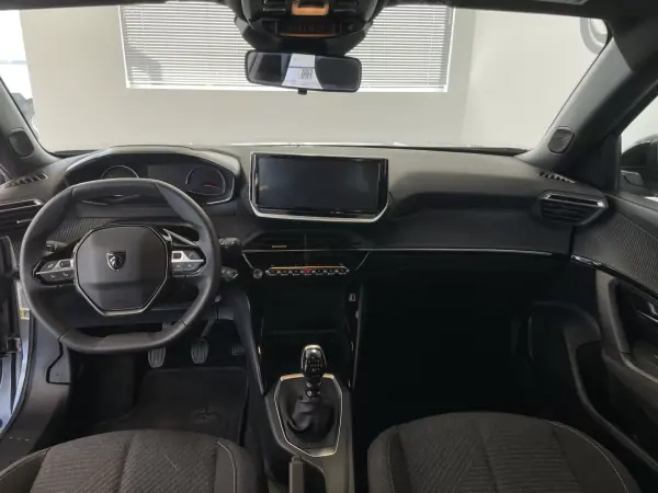 Peugeot 2008 2025 - 21490 EUR, 11591 km - AUTO.MOTO.pt - 11591km - foto 2 de 10