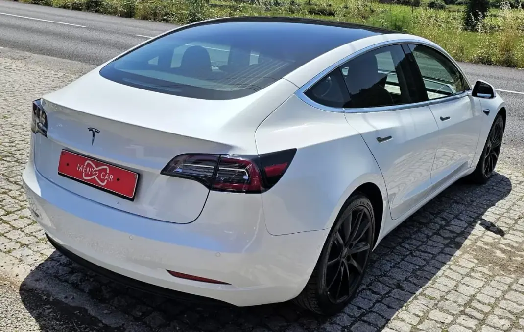 Tesla Model 3 2020 - 25500 EUR, 99000 km - AUTO.MOTO.pt - 99000km - foto 2 de 25