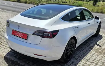 Tesla Model 3 2020 - 25500 EUR, 99000 km - AUTO.MOTO.pt - 99000km - foto 2 de 25