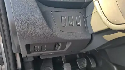 Renault 2019 - 19900 EUR, 100835 km - AUTO.MOTO.pt - 100835km - foto 23 de 28