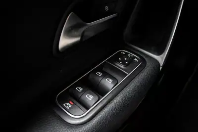 Mercedes-Benz A 180 2018 - 19450 EUR, 203998 km - AUTO.MOTO.pt - 203998km - foto 16 de 37