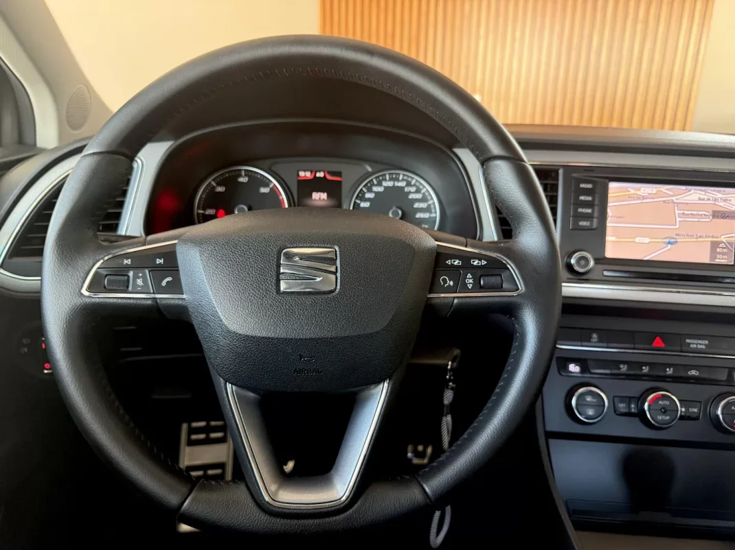 SEAT Leon 2015 - 14000 EUR, 181000 km - AUTO.MOTO.pt - 181000km - foto 74 de 92