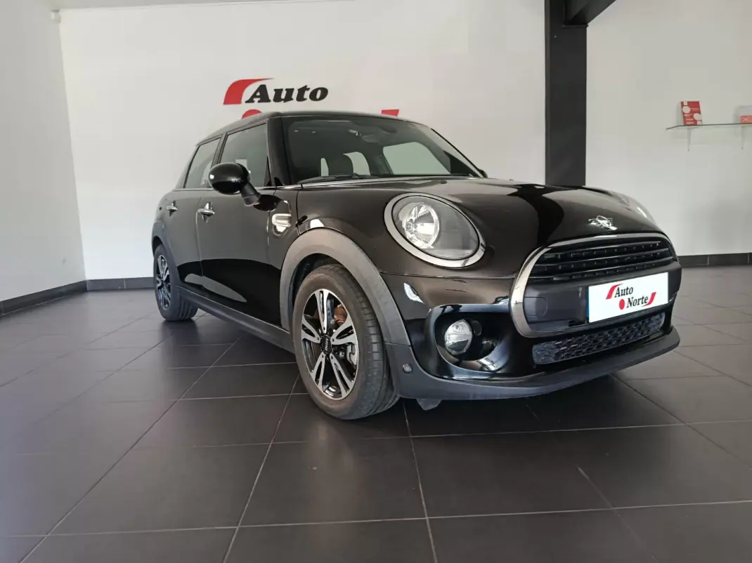 MINI Cooper 2019 - 16200 EUR, 80000 km - 80000km - foto 13 de 52