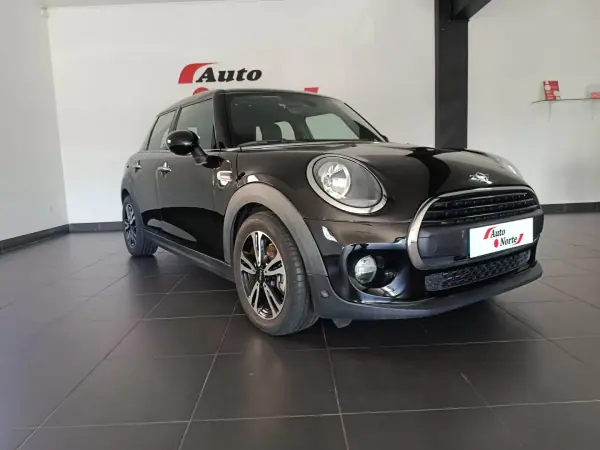 MINI Cooper 2019 - 16500 EUR, 80000 km - AUTO.MOTO.pt - 80000km - foto 13 de 52