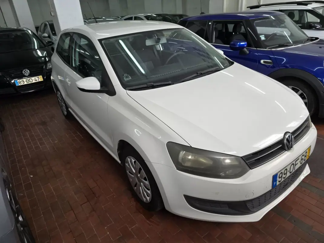 VW Polo 1.2 TDi Van 2013 - 5750 EUR, 269000 km - AUTO.MOTO.pt - 269000km - foto 2 de 17