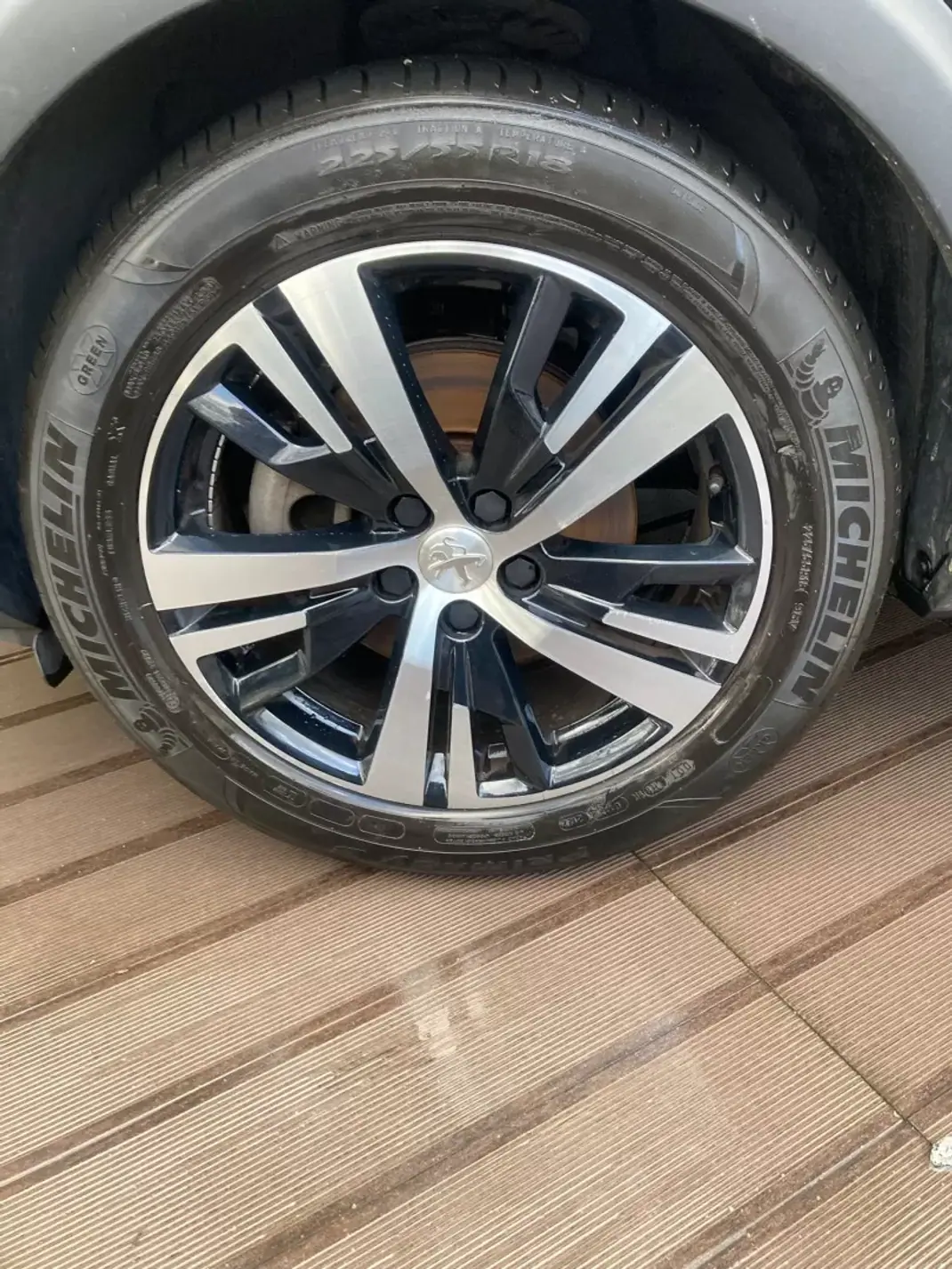 Peugeot 3008 2018 - 23900 EUR, 69800 km - AUTO.MOTO.pt - 69800km - foto 9 de 20