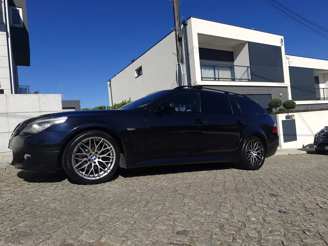 BMW 530 2007 - 10500 EUR, 250000 km - AUTO.MOTO.pt - 250000km - foto 1 de 4