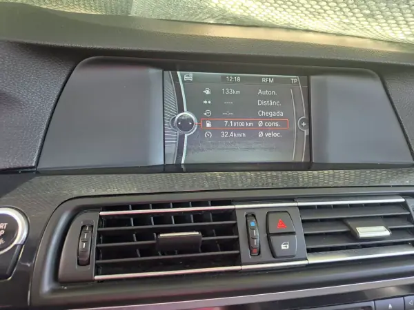 BMW 520 2012 - 11250 EUR, 371188 km - AUTO.MOTO.pt - 371188km - foto 16 de 18