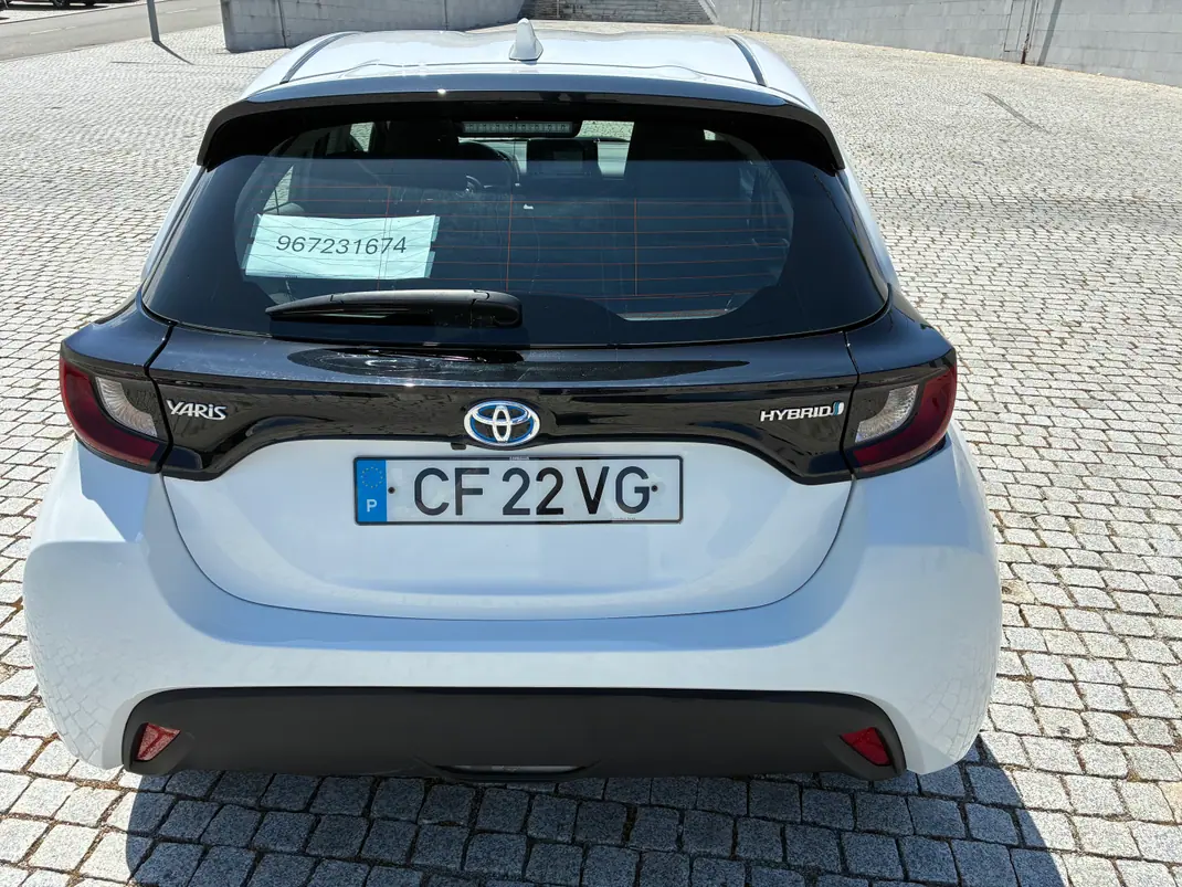 Toyota Yaris 2021 - 19500 EUR, 48750 km - AUTO.MOTO.pt - 48750km - foto 4 de 13