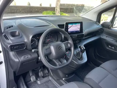 Citroën Berlingo 2021 - 12300 EUR, 118000 km - AUTO.MOTO.pt - 118000km - foto 18 de 38