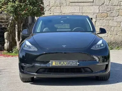 Tesla Model Y 2022 - 39999 EUR, 101000 km - AUTO.MOTO.pt - 101000km - foto 2 de 23