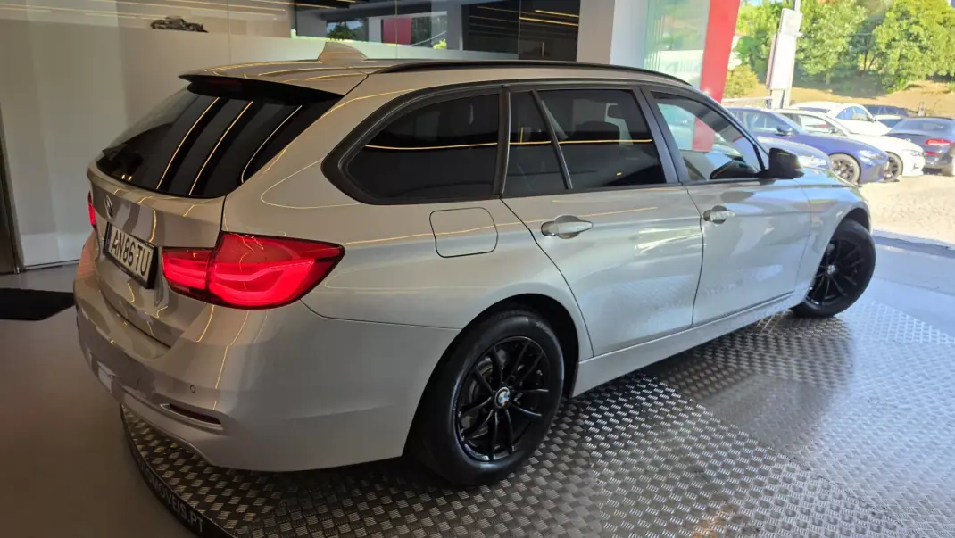 BMW 318 2017 - 17900 EUR, 165210 km - 165210km - foto 20 de 55